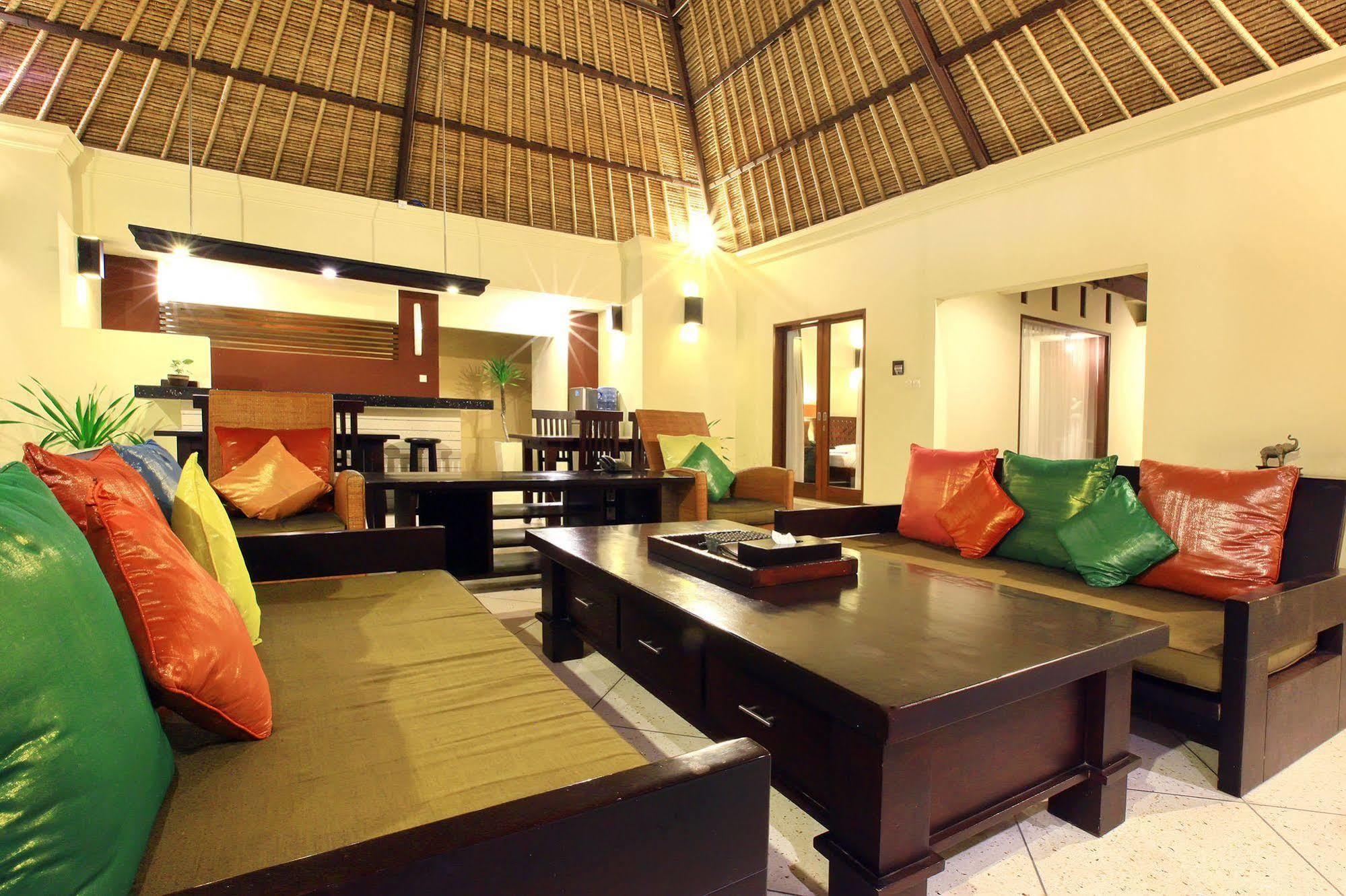 Mutiara Jimbaran Villas Kuta Selatan エクステリア 写真