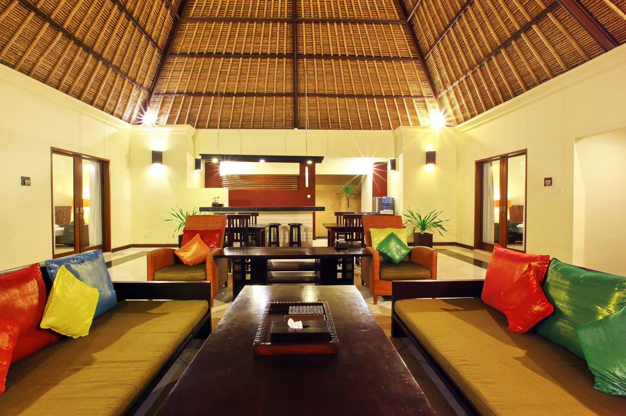 Mutiara Jimbaran Villas Kuta Selatan エクステリア 写真